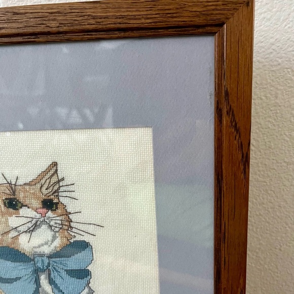 Framed Cat Embroidery with Blue Bow - Picture 9 of 10